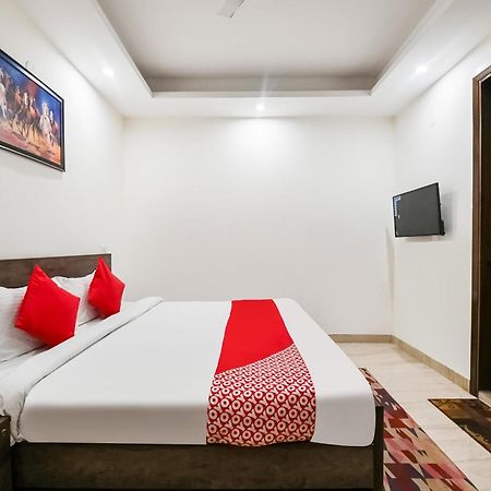 Hotel O Premium Rooms Chhatarpur Nova Deli Exterior foto