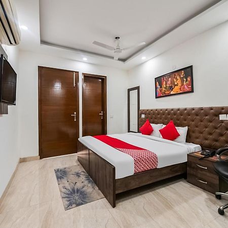 Hotel O Premium Rooms Chhatarpur Nova Deli Exterior foto