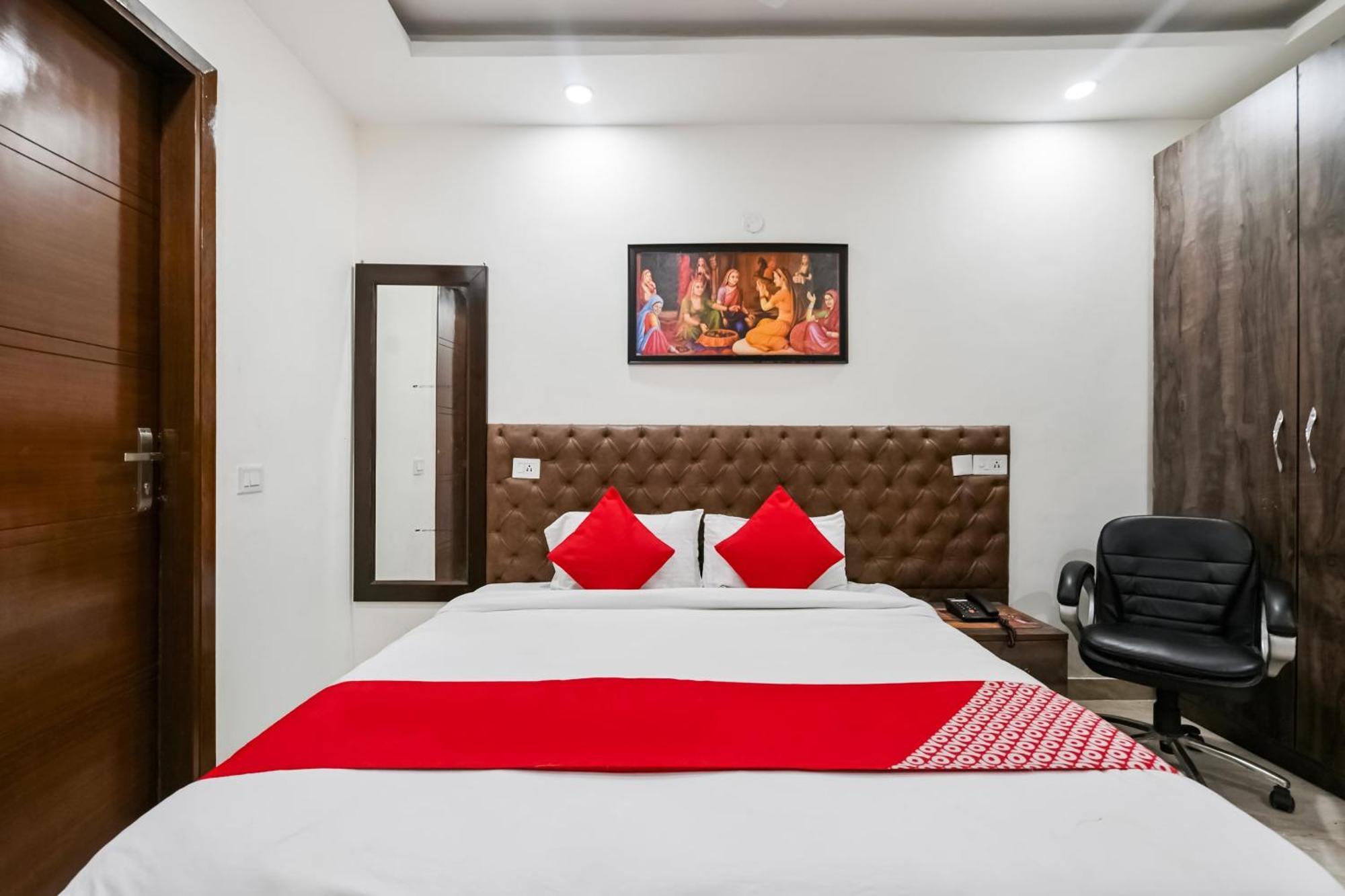 Hotel O Premium Rooms Chhatarpur Nova Deli Exterior foto