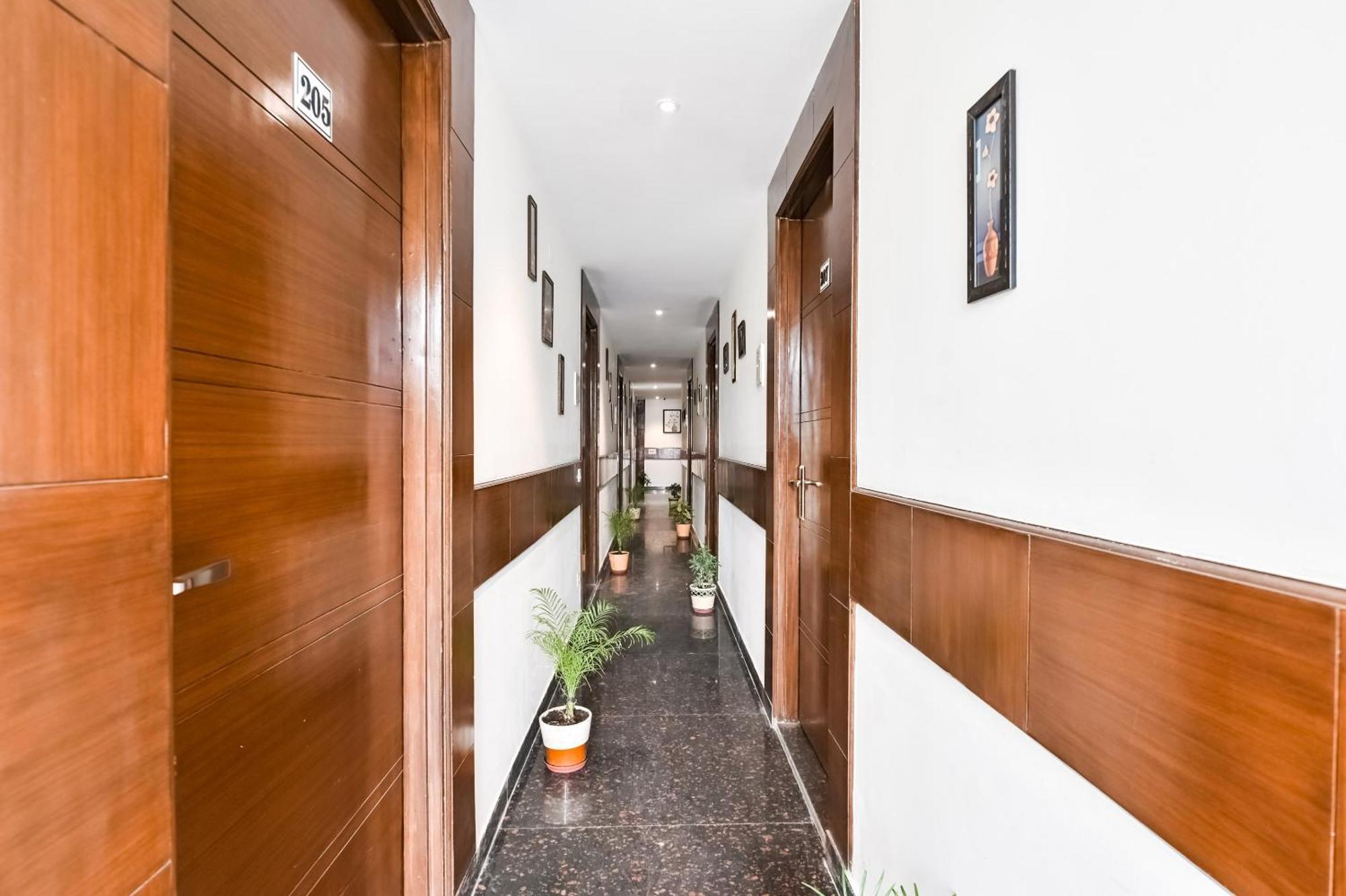Hotel O Premium Rooms Chhatarpur Nova Deli Exterior foto