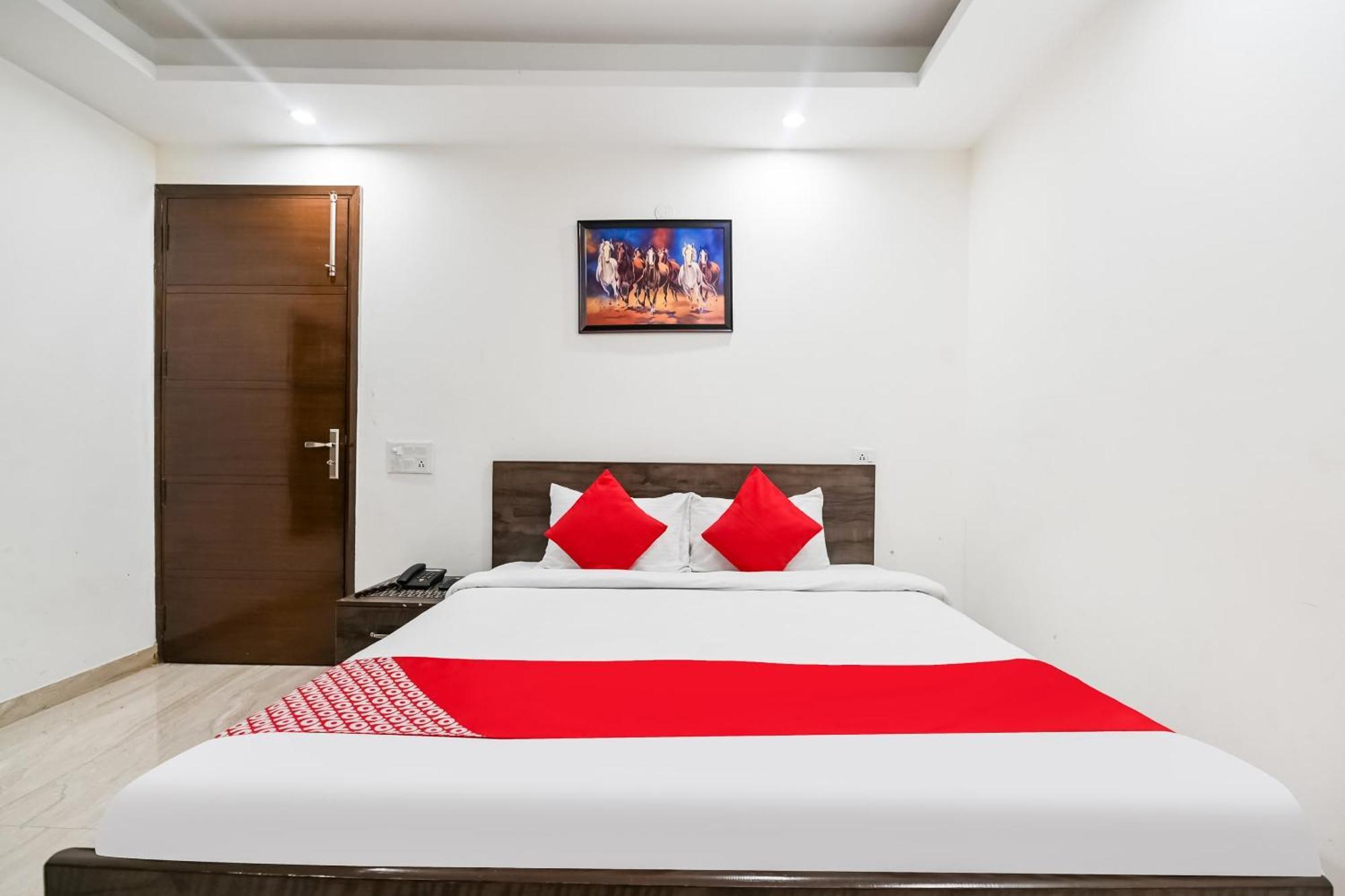 Hotel O Premium Rooms Chhatarpur Nova Deli Exterior foto