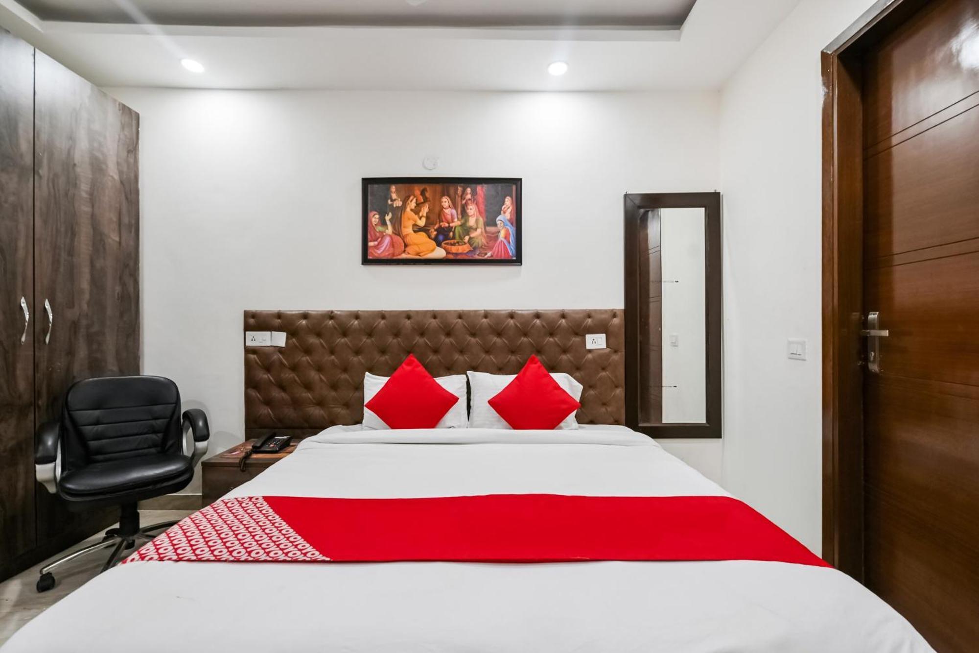 Hotel O Premium Rooms Chhatarpur Nova Deli Exterior foto